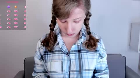 Snapshot of tracy_aww chatting on 03/20/26, 08:41 tracy_aww online show from 03/20/26, 08:41