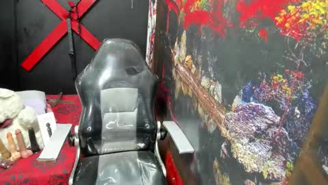 Snapshot of tracy_ks chatting on 10/14/25, 03:29 tracy_ks online show from 10/14/25, 03:29