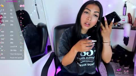 Snapshot of tracy_lambo chatting on 11/26/25, 09:05 tracy online show from 11/26/25, 09:05