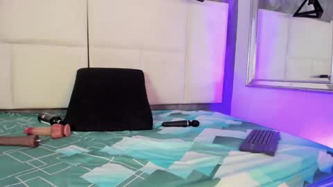 Tracy Wright online show from 04/13/26, 09:42