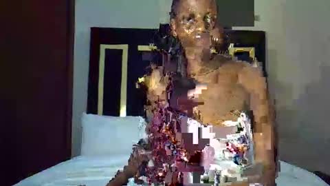 Snapshot of tracyvibes chatting on 10/26/25, 06:25 Flavia online show from 10/26/25, 06:25