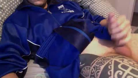 Snapshot of tramaund chatting on 11/19/25, 03:01 tramaund online show from 11/19/25, 03:01