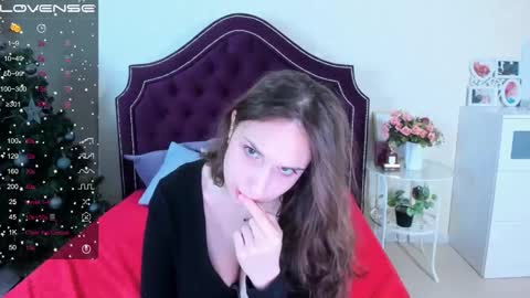 Snapshot of traneba chatting on 01/11/25, 08:33 Kate online show from 01/11/25, 08:33