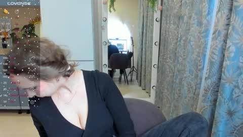 Snapshot of traneba chatting on 02/02/25, 05:21 Kate online show from 02/02/25, 05:21
