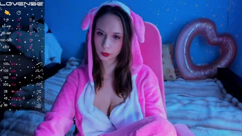 Snapshot of traneba chatting on 04/10/26, 10:53 Kate online show from 04/10/26, 10:53