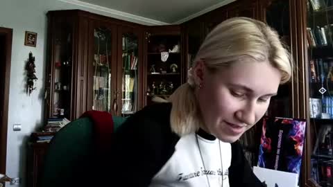 Lesly online show from 06/10/26, 08:24
