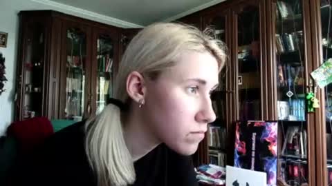 Lesly online show from 06/12/26, 08:24