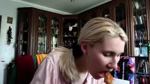 Lesly online show from 06/13/26, 06:33