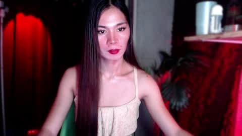 Snapshot of trans_nikka_ chatting on 06/02/26, 02:52 Emerald online show from 06/02/26, 02:52