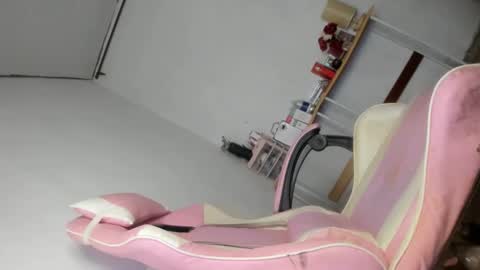 Snapshot of transbigcockrhian chatting on 12/02/25, 06:14 Rhiane online show from 12/02/25, 06:14