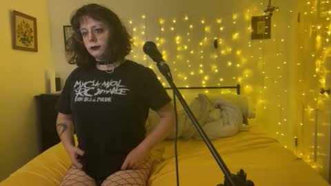 Snapshot of transcumchalice chatting on 09/21/25, 02:02 Mercy online show from 09/21/25, 02:02