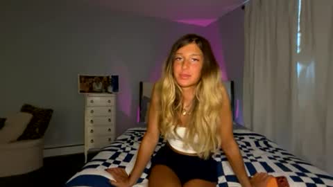 Snapshot of transgirl007 chatting on 07/11/26, 10:44 transgirl007 online show from 07/11/26, 10:44