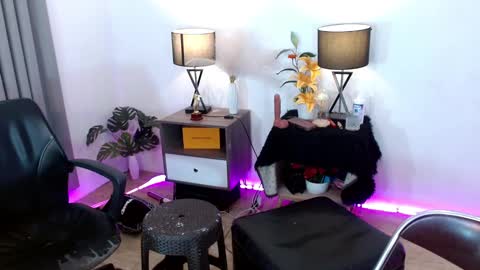 Snapshot of transgoddessselena chatting on 01/05/25, 03:13 Selena the real cummer online show from 01/05/25, 03:13