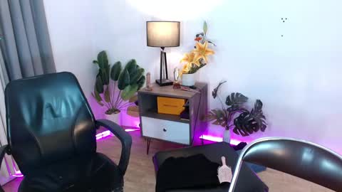 Snapshot of transgoddessselena chatting on 02/15/25, 04:12 Selena the real cummer online show from 02/15/25, 04:12