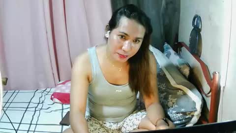 transhottie28 online show from 11/21/25, 01:10