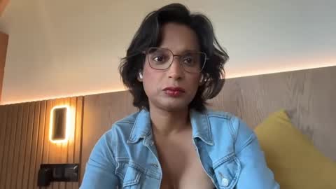 Flor Wilde online show from 05/16/26, 08:22