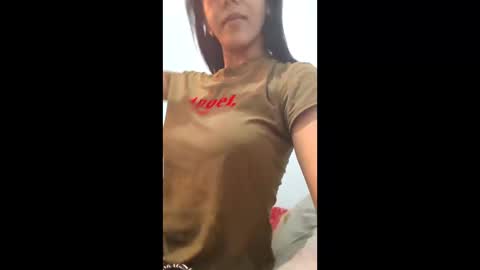 Snapshot of transmerrymae chatting on 04/03/26, 01:36 ARA CASTRO online show from 04/03/26, 01:36
