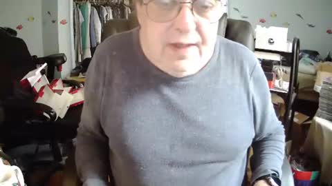 Snapshot of transmtfhello chatting on 02/23/25, 08:00 Peter online show from 02/23/25, 08:00