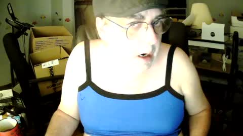 Snapshot of transmtfhello chatting on 06/16/26, 01:08 Peter online show from 06/16/26, 01:08