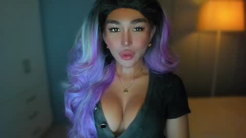 Snapshot of transnextdoor_ chatting on 12/13/24, 12:50 ALMIGHTY GODDESS VALENTINA online show from 12/13/24, 12:50