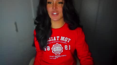 Snapshot of transnextdoor_ chatting on 12/18/24, 02:10 ALMIGHTY GODDESS VALENTINA online show from 12/18/24, 02:10