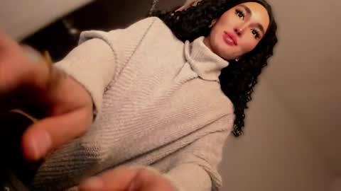 Snapshot of transnextdoor_ chatting on 10/05/25, 10:40 ALMIGHTY GODDESS VALENTINA online show from 10/05/25, 10:40