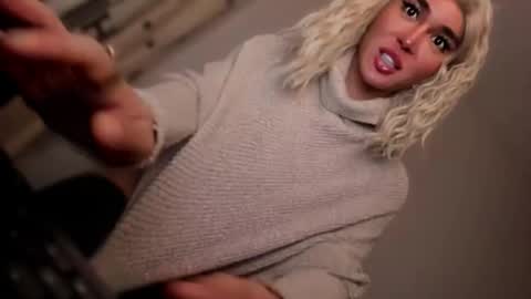 Snapshot of transnextdoor_ chatting on 10/21/25, 01:06 ALMIGHTY GODDESS VALENTINA online show from 10/21/25, 01:06