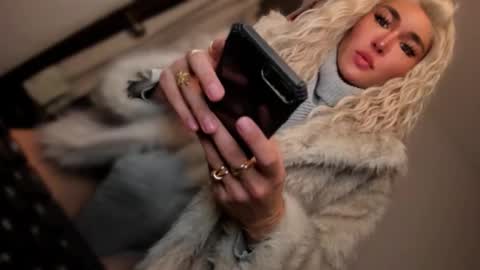 ALMIGHTY GODDESS VALENTINA online show from 11/19/25, 11:16