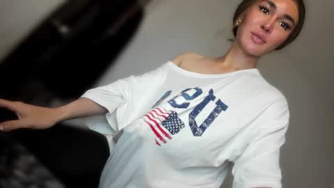 Snapshot of transnextdoor_ chatting on 06/11/26, 12:32 ALMIGHTY GODDESS VALENTINA online show from 06/11/26, 12:32
