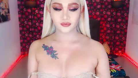 Snapshot of transplayfullolivia chatting on 04/18/26, 07:51 KYLIE BELLA TS online show from 04/18/26, 07:51