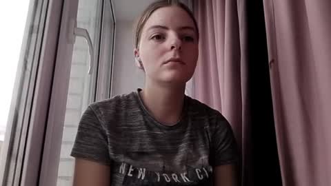 Snapshot of transualevai chatting on 04/27/26, 01:42 Mari online show from 04/27/26, 01:42