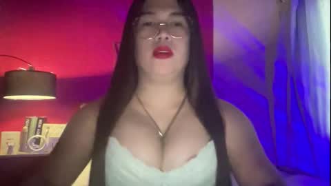 travelergirl online show from 11/30/25, 04:38