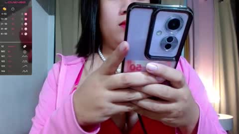 Snapshot of travelergirl chatting on 05/09/26, 03:17 travelergirl online show from 05/09/26, 03:17