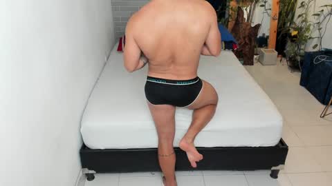 travis bakerr online show from 02/08/25, 01:32