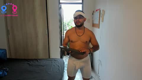 travis bakerr online show from 09/18/25, 08:44