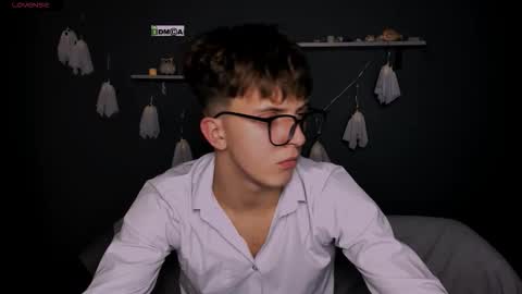 Travis online show from 10/29/25, 08:32