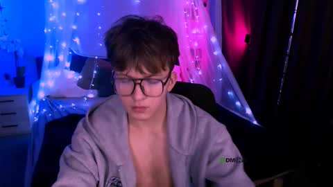 Travis online show from 11/25/25, 08:20