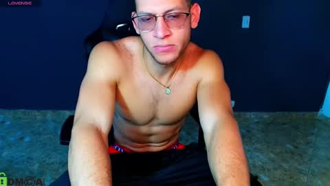 TRAVIS. online show from 02/25/25, 07:36