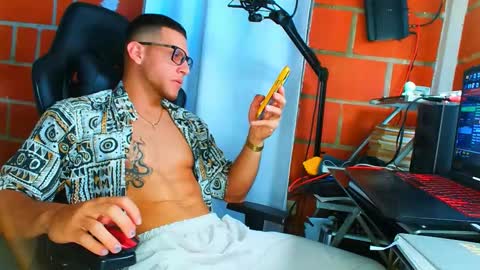 Snapshot of travisdiamonds chatting on 01/17/26, 10:24 TRAVIS. online show from 01/17/26, 10:24