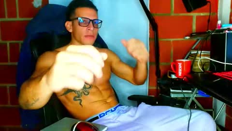 Snapshot of travisdiamonds chatting on 02/17/26, 11:40 TRAVIS. online show from 02/17/26, 11:40