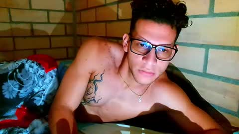 Snapshot of travisdiamonds chatting on 04/06/26, 12:17 TRAVIS. online show from 04/06/26, 12:17