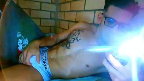 Snapshot of travisdiamonds chatting on 04/09/26, 12:43 TRAVIS. online show from 04/09/26, 12:43