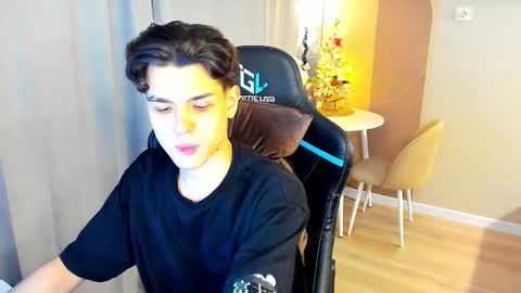 travisrivas online show from 12/16/25, 11:48