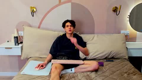 travisrivas online show from 02/18/26, 02:57