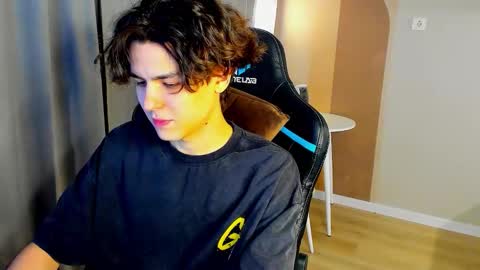 travisrivas online show from 02/28/26, 04:02