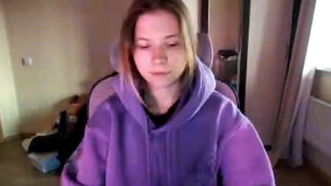 Lisa online show from 11/22/25, 01:10