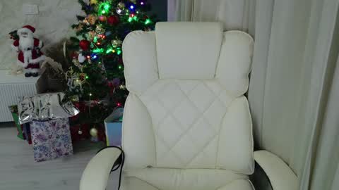 TRAVISS HOLDEN online show from 12/23/24, 11:39