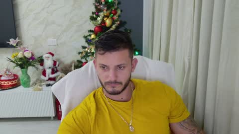 TRAVISS HOLDEN online show from 12/30/24, 05:04