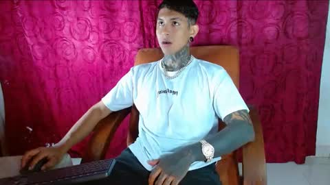 Snapshot of travistanner28 chatting on 01/02/25, 05:39 TRAV - INDEPENDENT MODEL online show from 01/02/25, 05:39