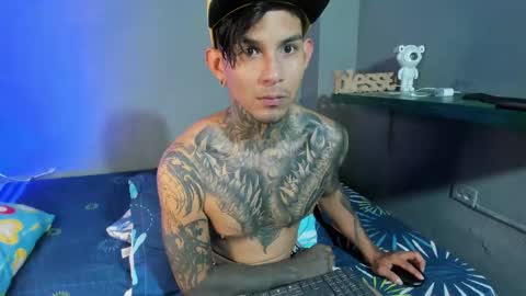 Snapshot of travistanner28 chatting on 09/15/25, 05:18 TRAV - INDEPENDENT MODEL online show from 09/15/25, 05:18